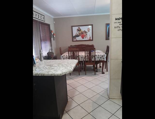 3 BEDROOM HOUSE FOR SALE IN ELOFFSDAL